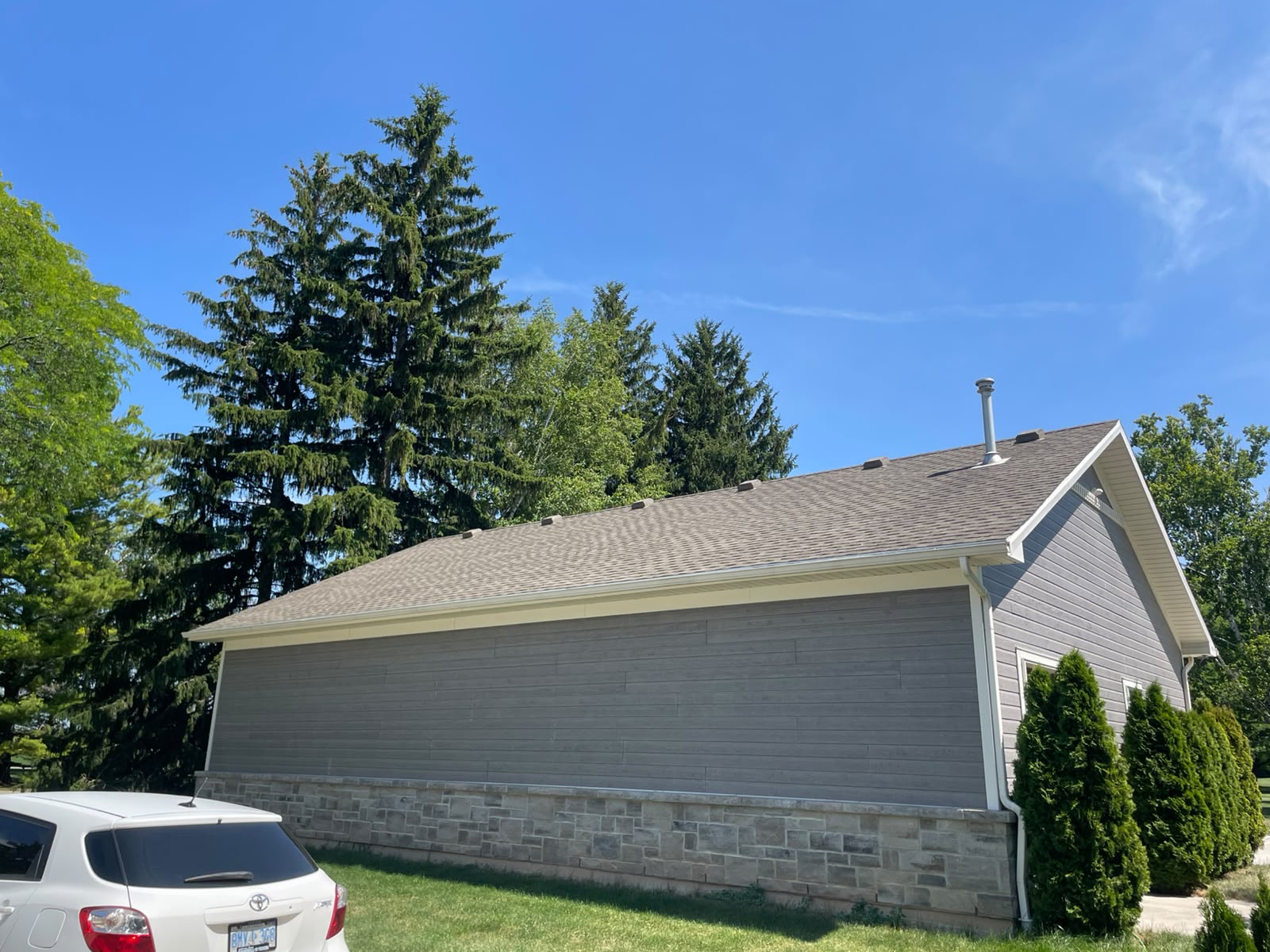 Asphalt shingle roof condition inspection